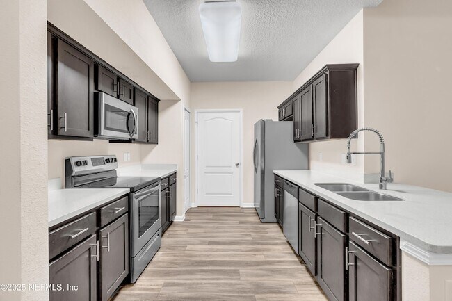 Building Photo - 4931 Key Lime Dr