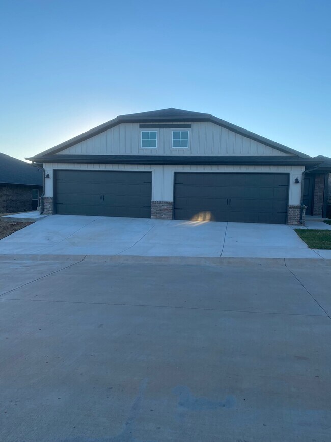 Building Photo - 11311 Breckenridge Dr