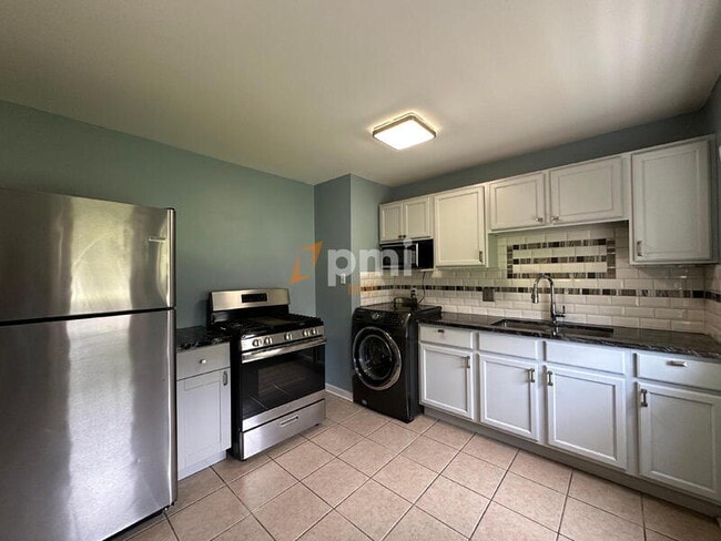 Building Photo - 7752 Beech Ave