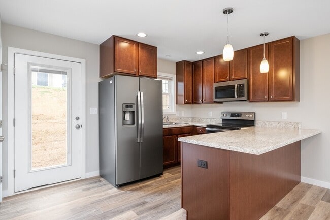 Building Photo - Staunton Townhomes 101-111