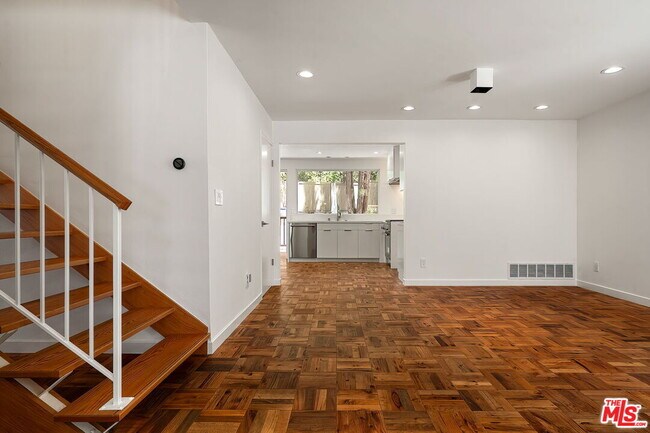 Building Photo - 10311 Clusterberry Ct