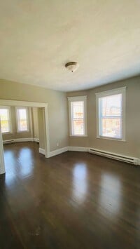 Building Photo - Spacious 3 Bedroom in Chelsea