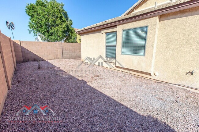 Building Photo - 9096 N 97th Dr