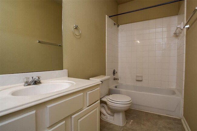 Building Photo - 2907 Crestbrook Bend Ln