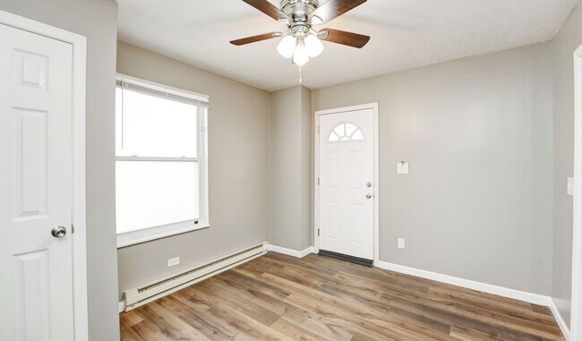 Building Photo - 366 Wrexham Ave