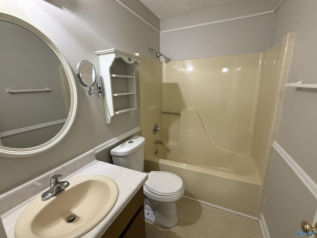 Building Photo - 118 Eva Ct