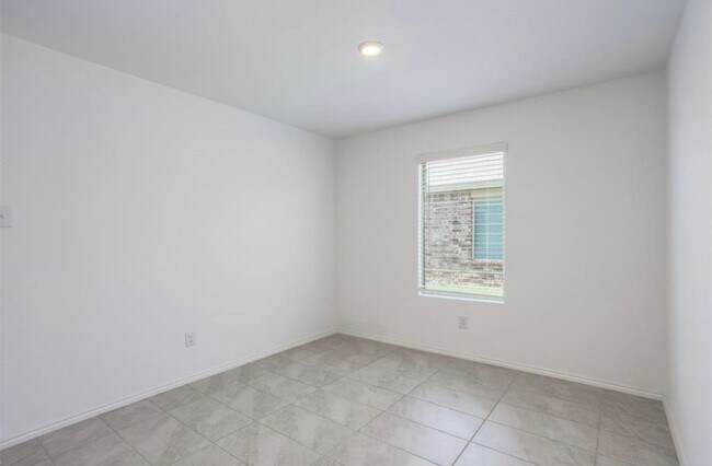 Building Photo - 1617 Vattier St