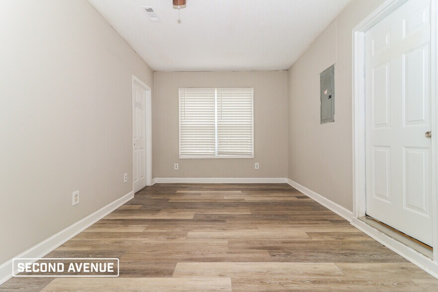 Building Photo - 905 Woodwind Dr