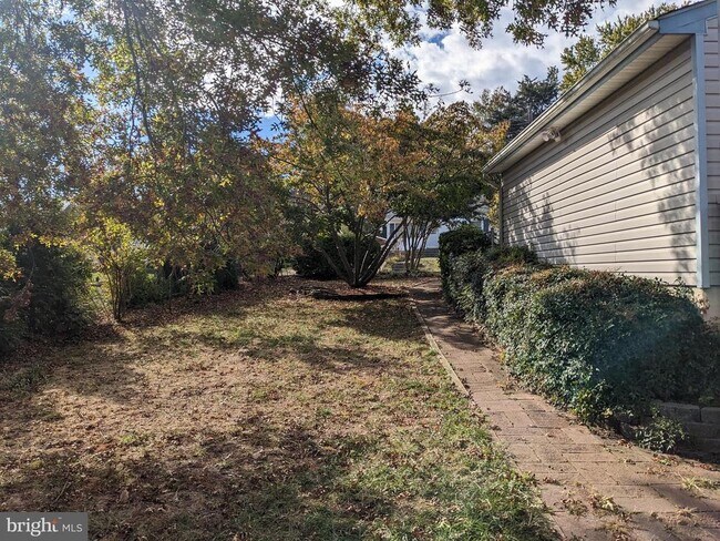 Building Photo - 137 Holden Dr