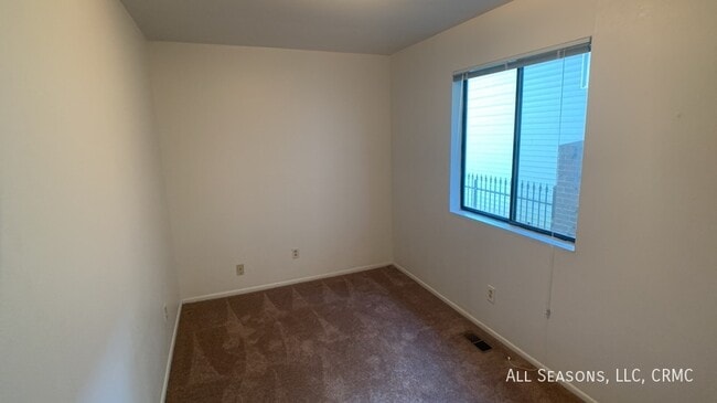 Building Photo - 2917 W Platte Ave