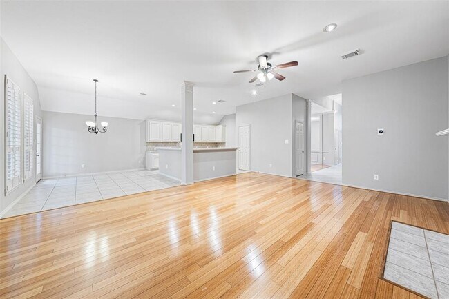 Building Photo - 21922 Rivergate Ct