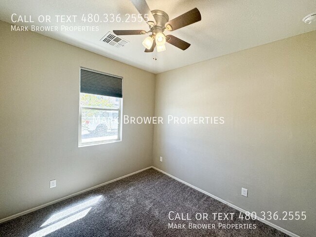 Building Photo - 4594 Kirkland Ave