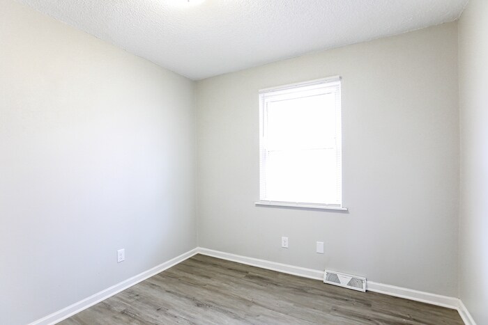 Building Photo - 1701 SE 2 St