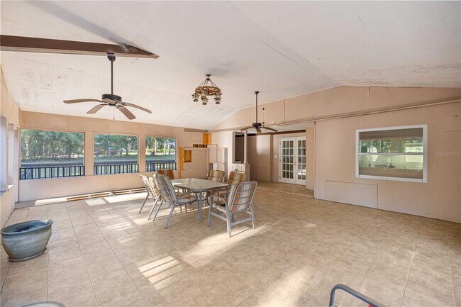 Building Photo - 3821 SW 7th Avenue Rd