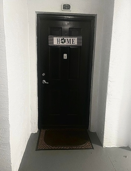 Building Photo - 5032 Lantana Rd