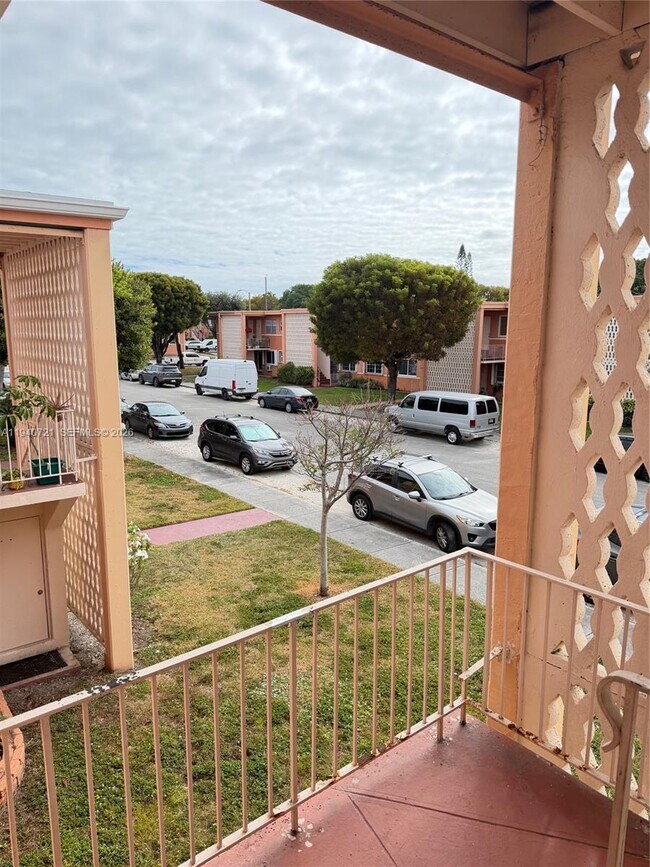 Building Photo - 3671 SW 10th St