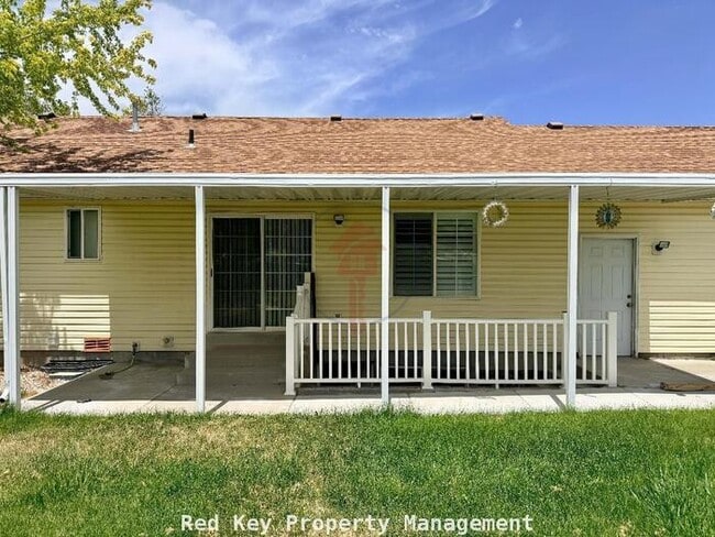 Building Photo - 474 E 1370 N