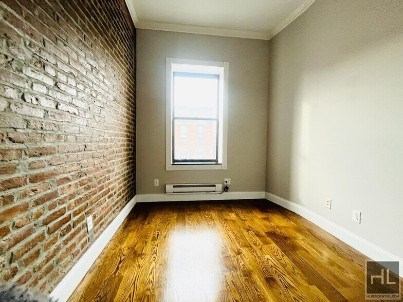 Building Photo - Elizabeth Street