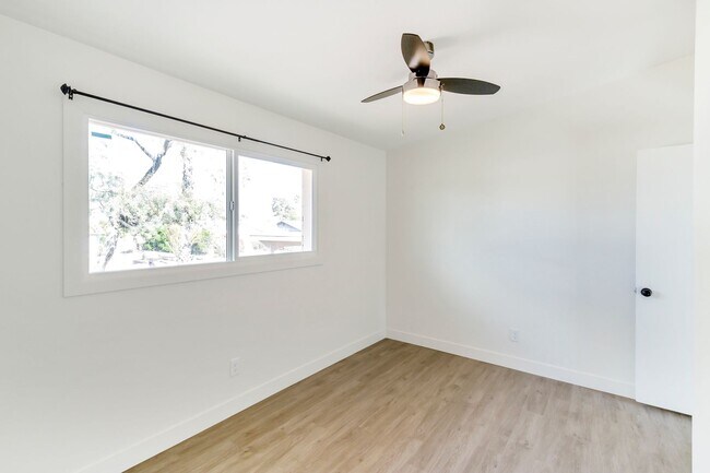 Building Photo - 2 Story ASU house with Pool in the best neighborhood for students