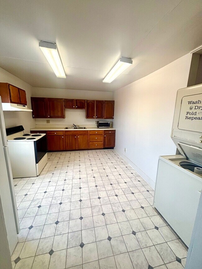 Building Photo - 408 Hand Ave