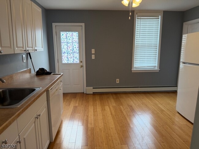 Building Photo - 134 E Centre St