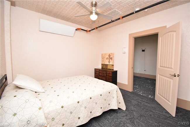 Building Photo - 152 Court 5 Ct