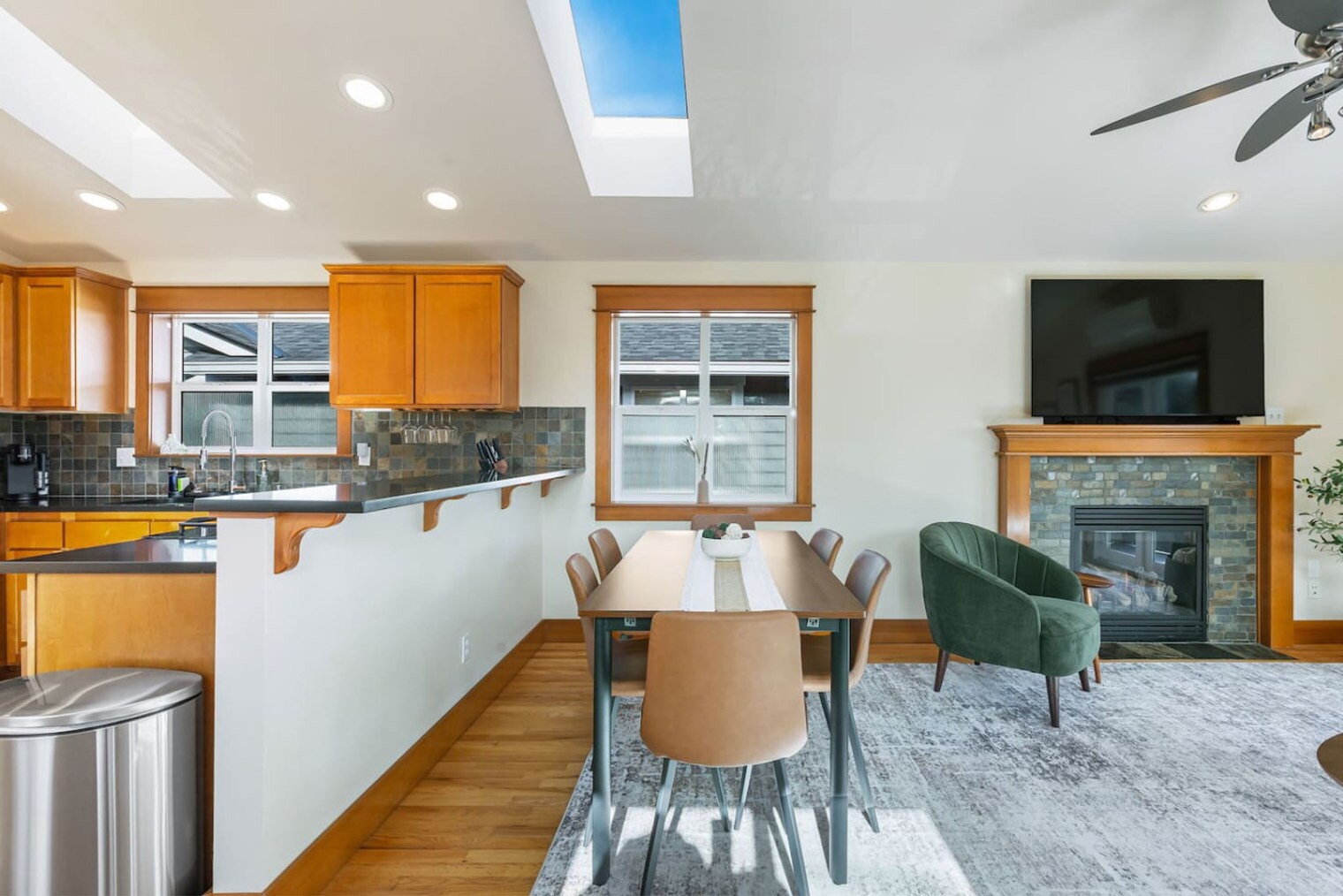 Building Photo - 3006 SW Hinds St