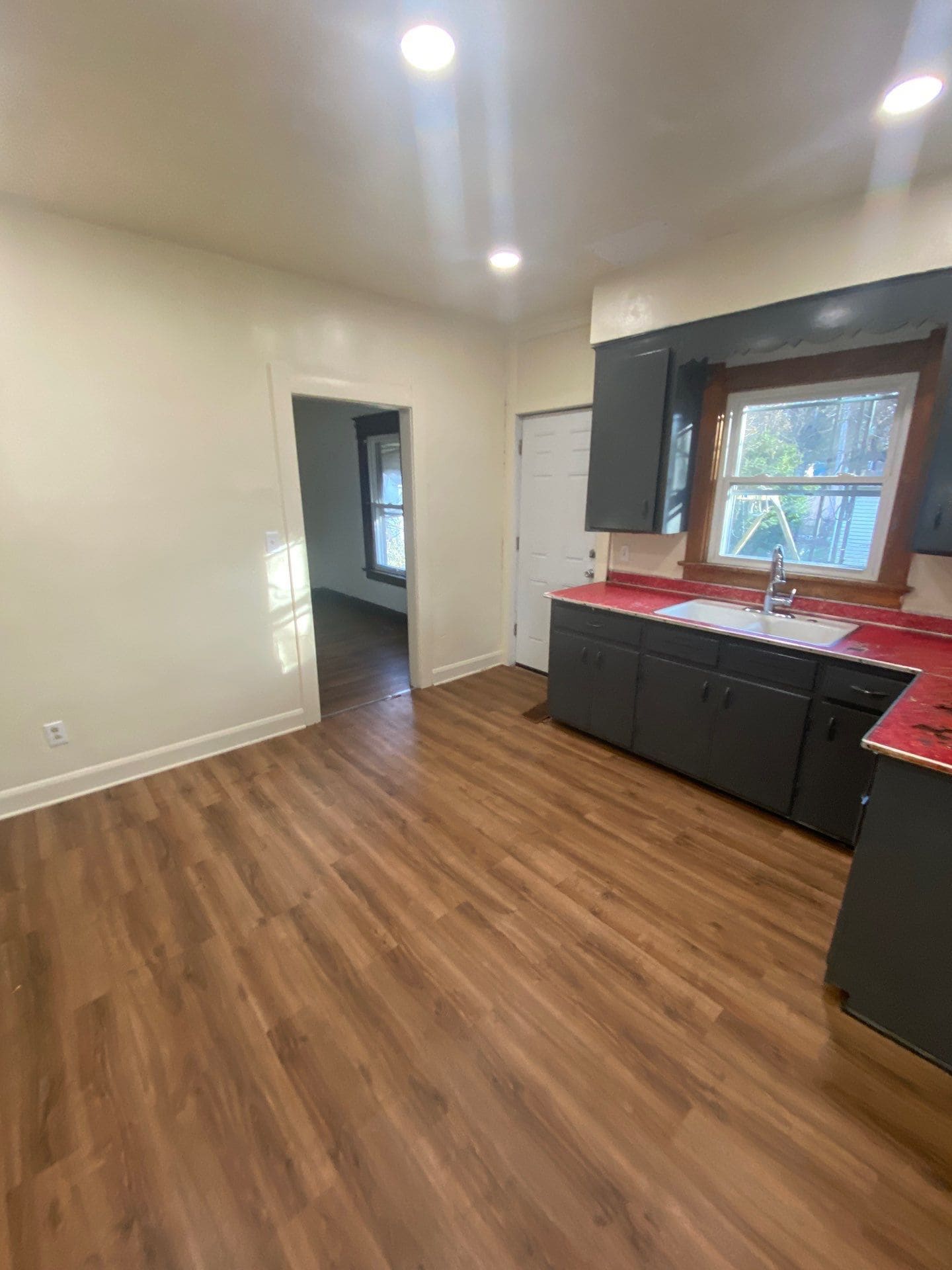 Building Photo - 1477 South Ave