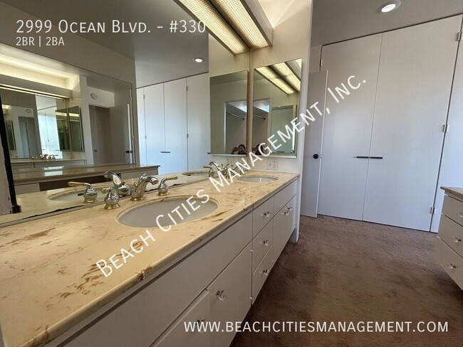 Building Photo - Large, Pet-Friendly Condo with Ocean Views...