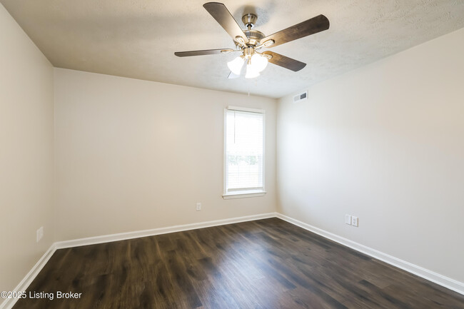 Building Photo - 3324 Rainview Cir