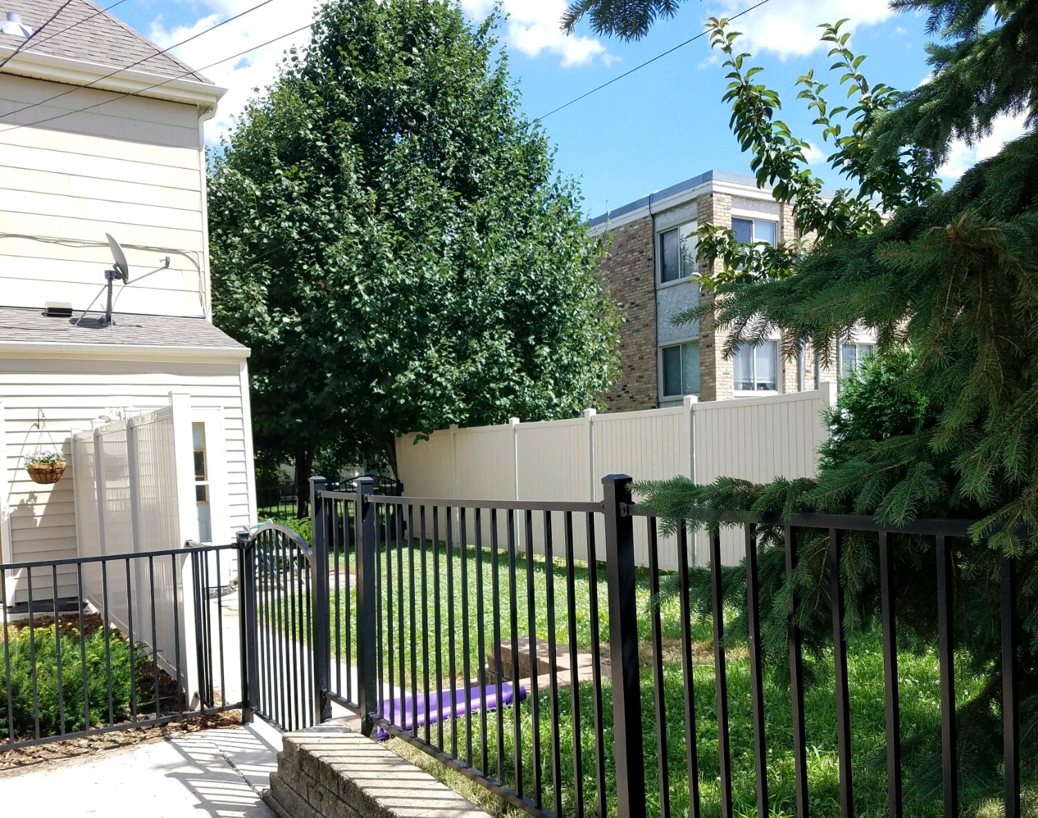 Building Photo - 2726 Colfax Ave S