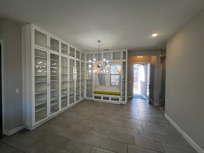 Building Photo - Somerset House for Rent