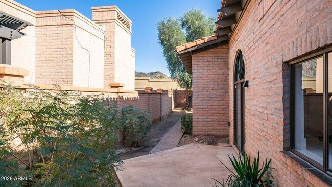 Building Photo - 6833 N 18th St