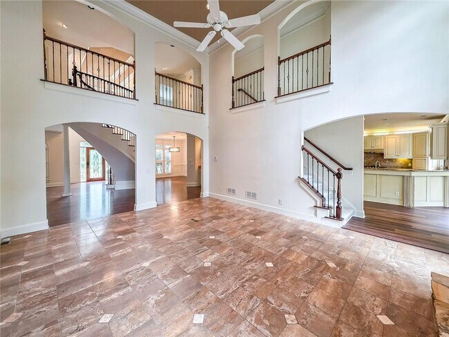 Building Photo - 2502 Oak Hill Overlook