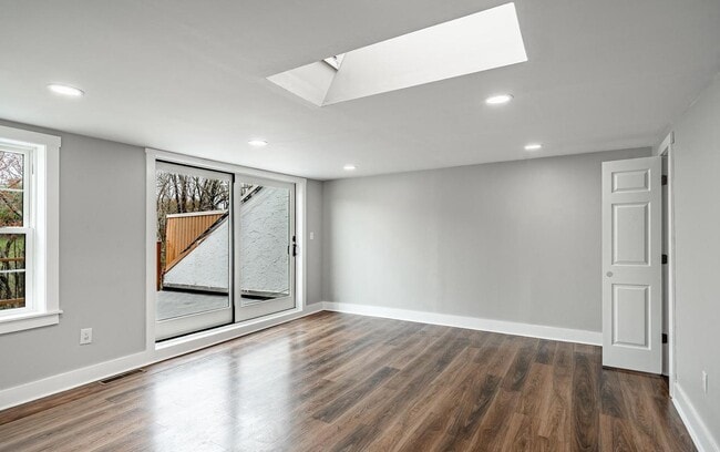 Building Photo - 239 Smallwood Ct
