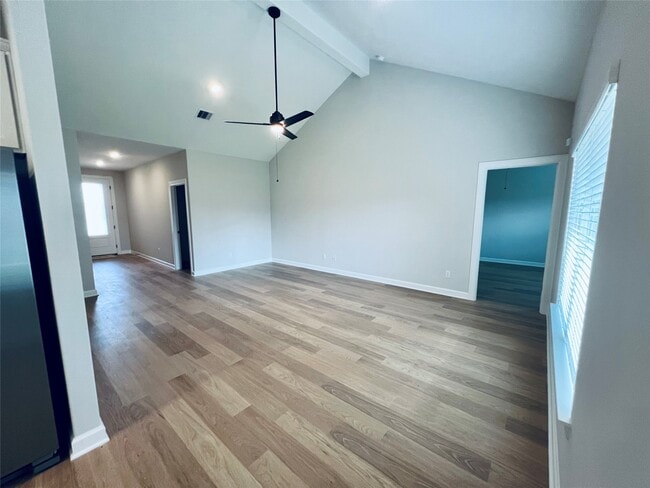 Building Photo - 3085 Sorrento Hl Dr