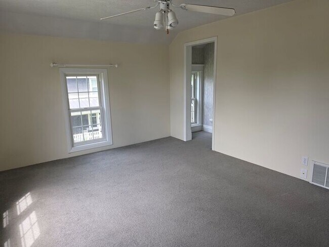 Building Photo - 2 bedroom unit in Berrien Springs