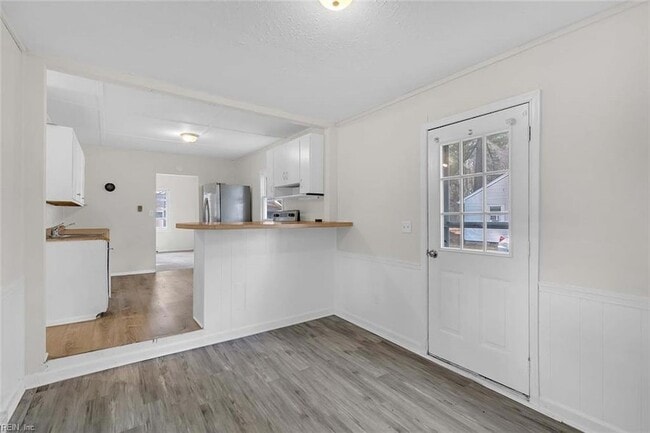 Building Photo - 40 Lilac Ln