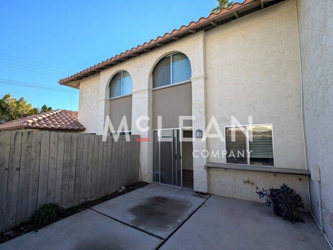 Building Photo - Two-Bedroom Townhome with Garage!