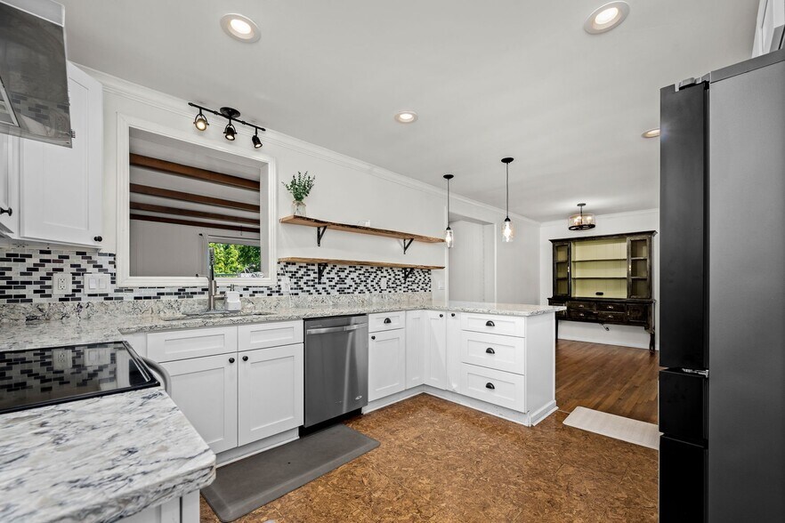 Building Photo - 4812 E Longdale Dr
