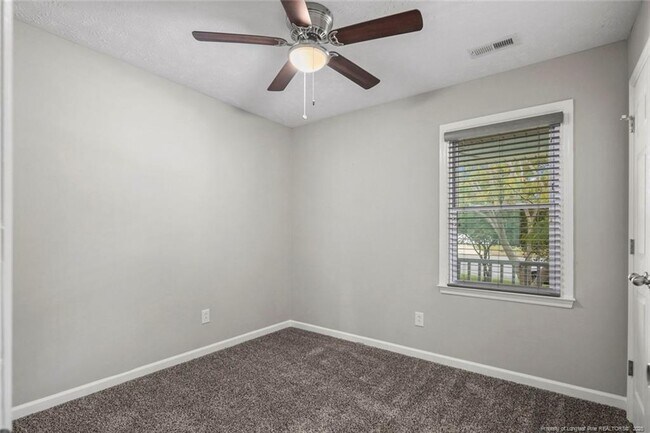 Building Photo - 106 Bluejay Ct