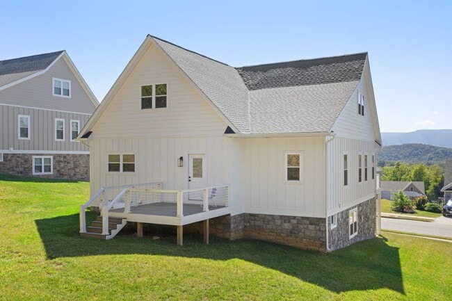 Building Photo - 43 Mcilwee Ln