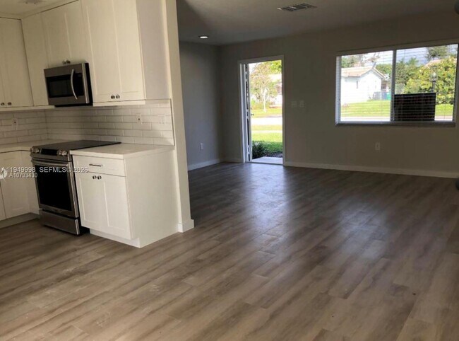 Building Photo - 9620 SW 78th St