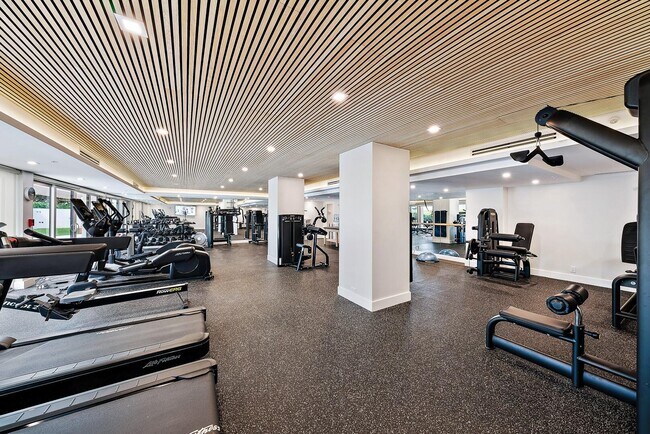Building Photo - 2600 S Ocean Blvd
