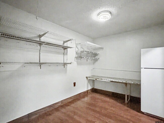 Building Photo - 16744 Overland Stage Dr