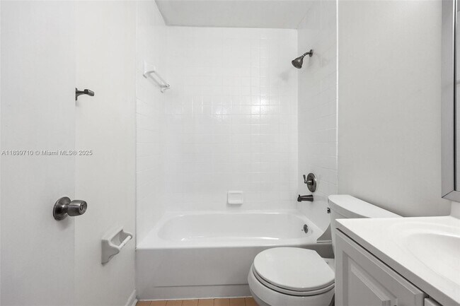 Building Photo - 9724 Hammocks Blvd