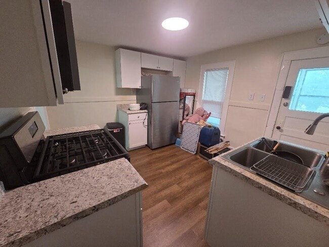 Building Photo - 372 S Midler Ave