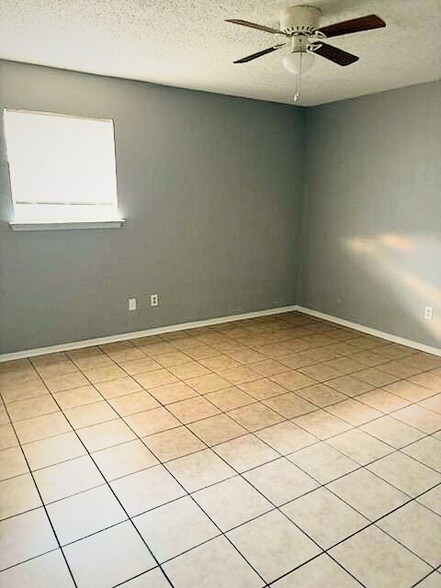 Building Photo - 505 N Main St