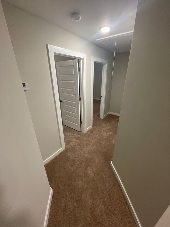 Building Photo - Home for Rent in Oak Grove, AL!!! Available to View Now!
