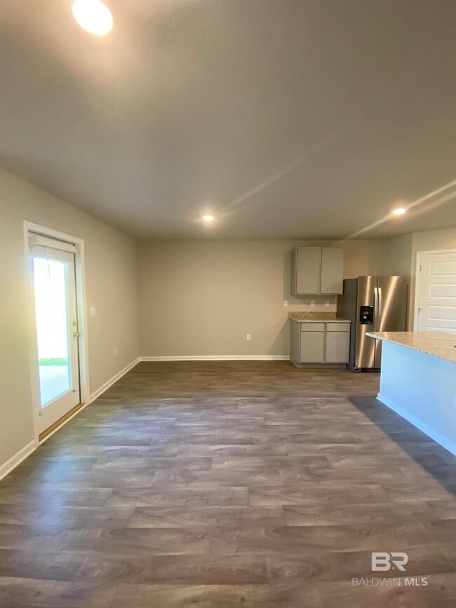 Building Photo - 270 Preston Wy